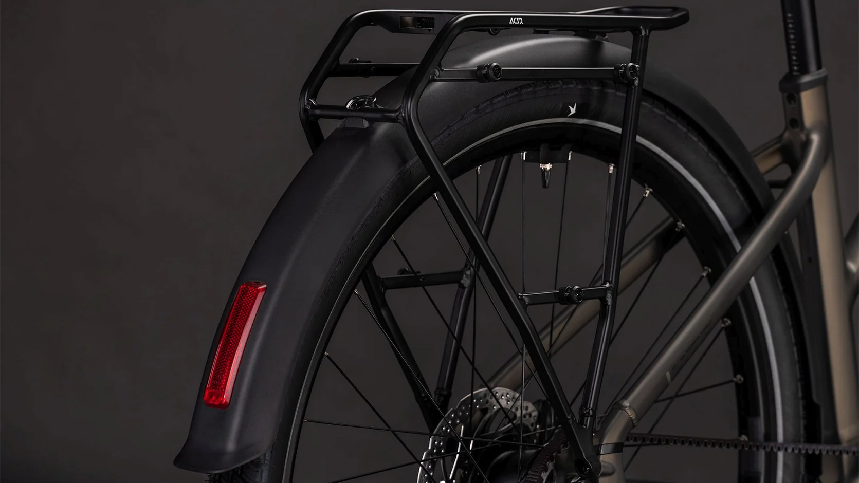 Cube Touring Hybrid3
