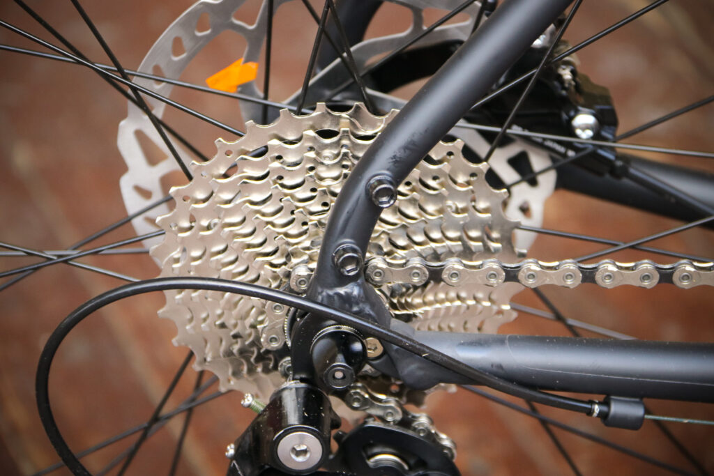 Pinnacle Arkose 3 Gravel Bike Price 2026: Specs, Review & Europe
